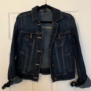 Women’s jean jacket. American Eagle.